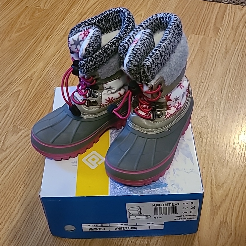 Snow Boots (size 9 toddler)